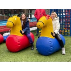 Аттракцион «Скачки на надувных лошадях»